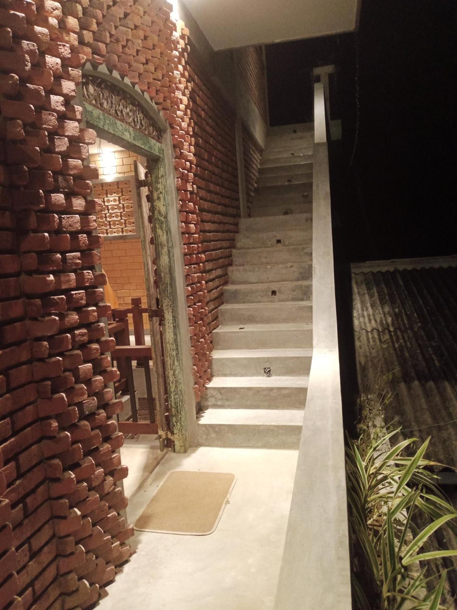 The Brick Wonder 호텔 Habaraduwa Central 외부 사진