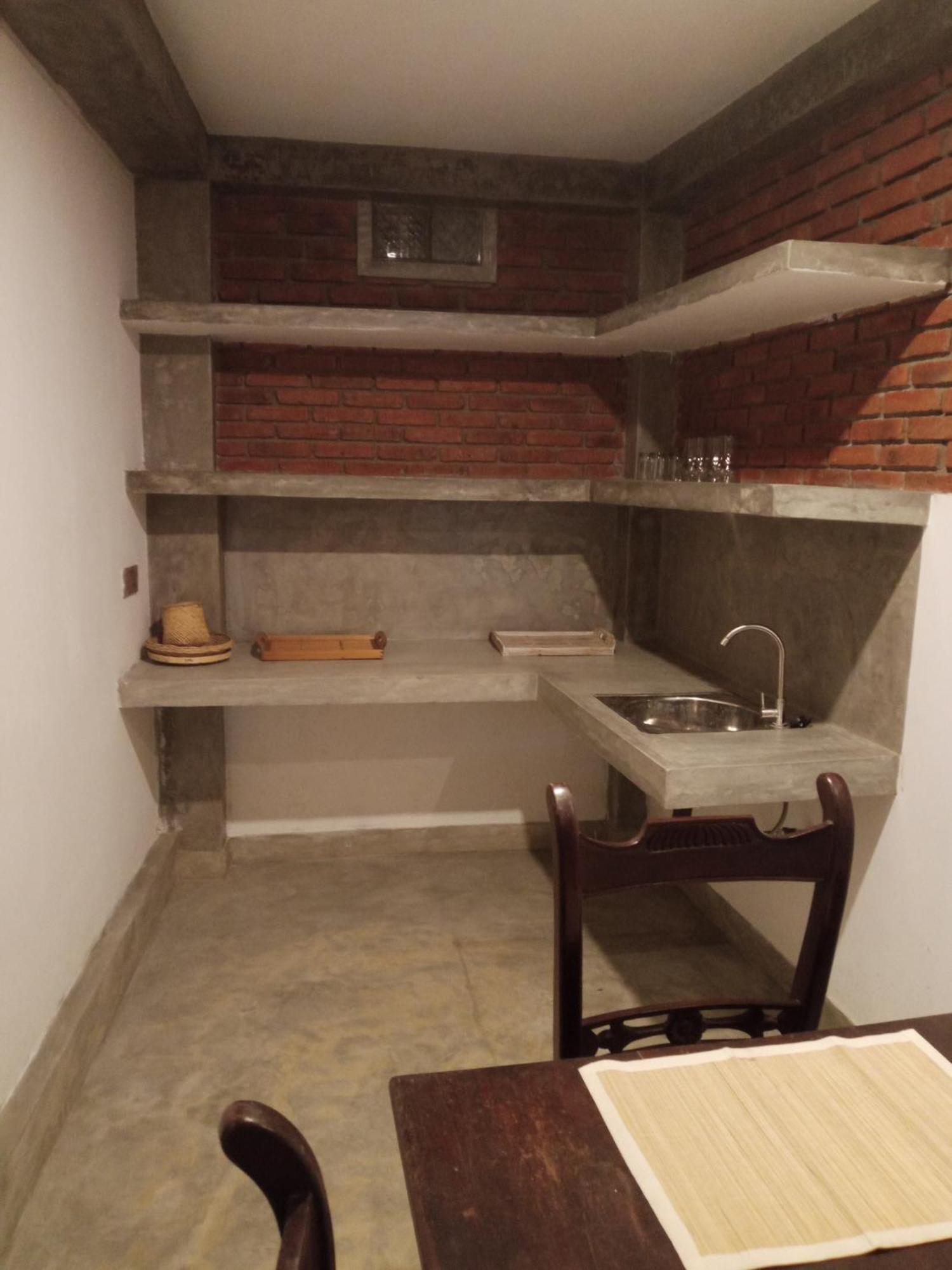 The Brick Wonder 호텔 Habaraduwa Central 외부 사진